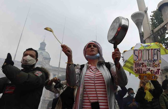 Propietarios de restaurantes y bares protestan por las medidas del gobierno
