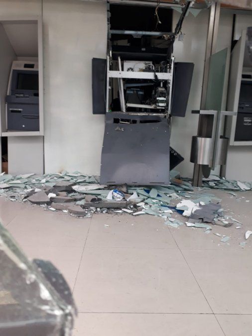 Explotaron dos cajeros automáticos en Malvín y Sayago