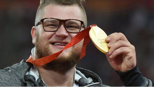 Pawel Faljdek, medalla de oro en China, lanzamiento de martillo