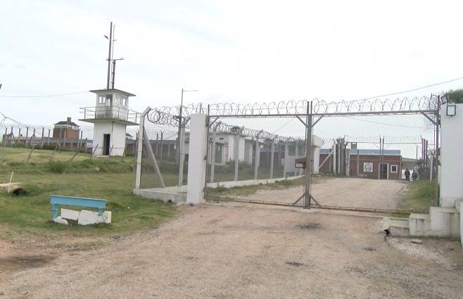 La cárcel Las Rosas está ubicada en el kilómetro 12,800 de la ruta 39, en Maldonado.