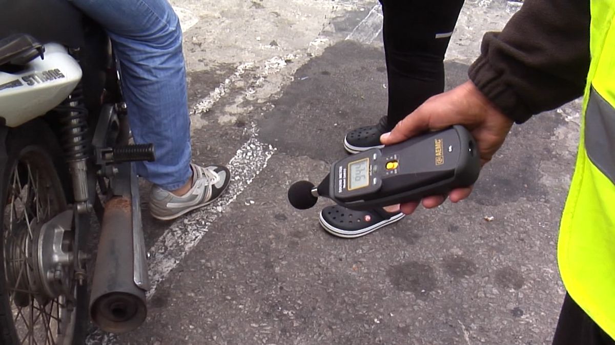 Ruidos molestos en Montevideo: bajan reclamos por tránsito, pero caños de escape de motos entre principales problemáticas