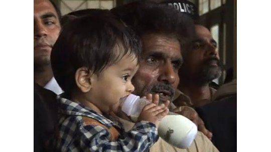 Retiran cargos por homicidio contra bebé de 9 meses en Pakistán