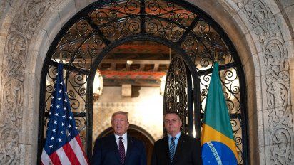 Trump y Bolsonaro en Palm Beach celebrando un acuerdo militar