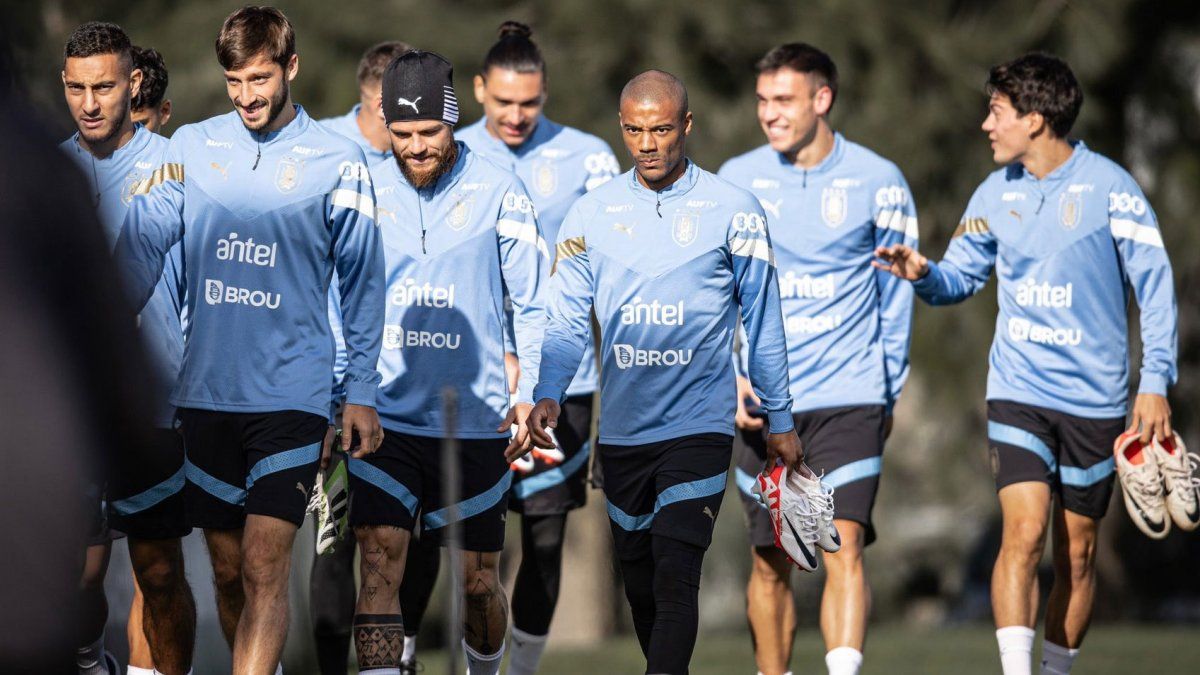 Llegó el día debuta Uruguay y Marcelo Bielsa se estrena en partido oficial con la Celeste