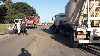 choque frontal entre camion y auto resulto con un herido grave