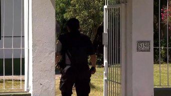 Foto: Subrayado. Policía en el hogar de INAU de Sayago, en Camino Ariel y Garzón.