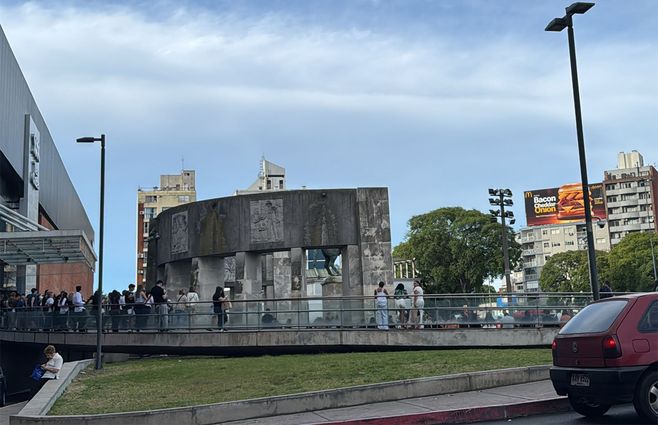 evacuacion-tres-cruces-amenaza-bomba