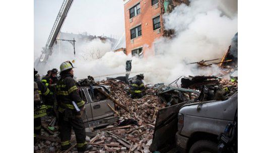 Explosión y derrumbe de un edificio en Nueva York: dos muertos