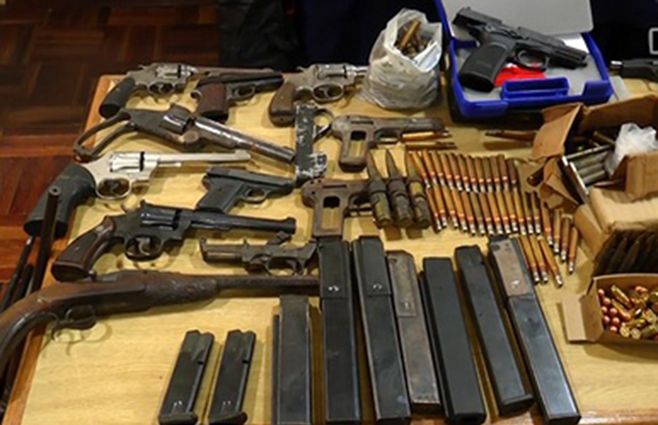 Unas 160 armas incautadas en Casavalle,Unión, La Teja y otros barrios en 15 allanamientos durante marzo de 2018.