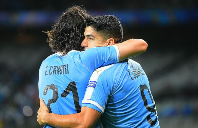Cavani-y-Suárez-Uruguay-copa-América.jpg