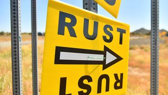 armera del film de alec baldwin ignoraba que habia balas reales en el set