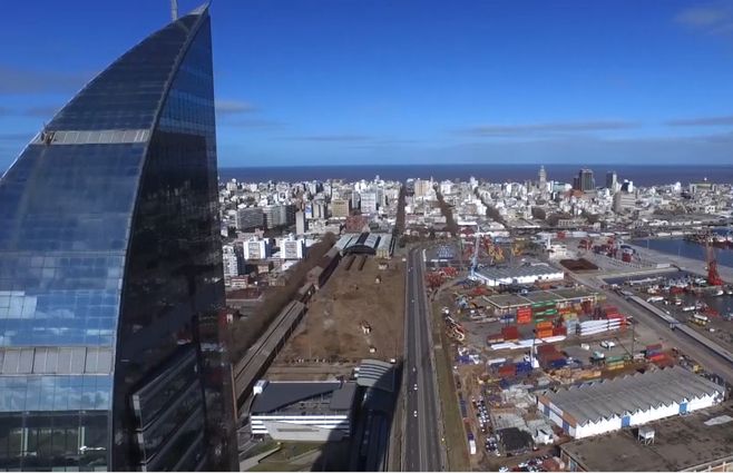 Montevideo-desde-la-torre-de-antel.jpg