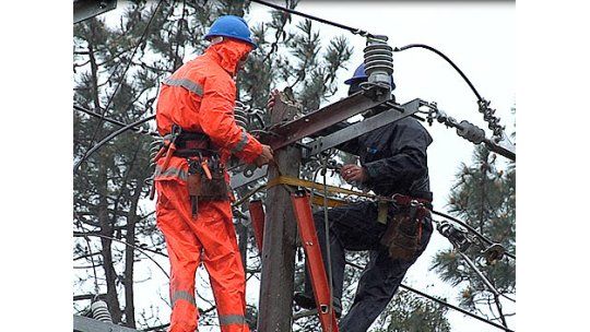 Hay unos 12.000 hogares sin luz por la tormenta; repararon Rocha