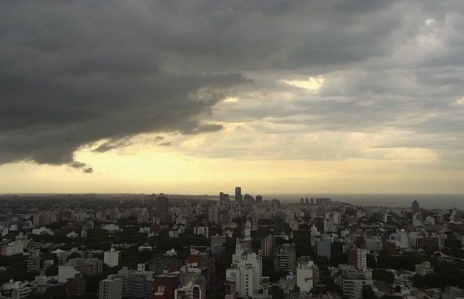 tormenta-nubes-alerta-montevideo-camara-canal.jpg