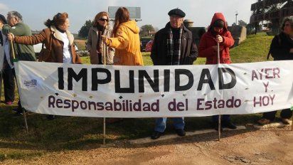Militantes y exreclusos polìticos a principios de junio de 2017 exigiendo justicia por lo sucedido en el Batallón de Ingenieros de Combate N° 4