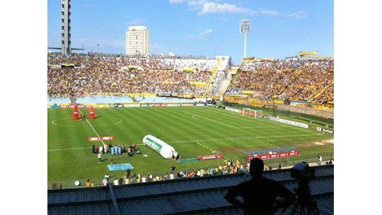 Peñarol ganó y es el único líder a una semana del clásico