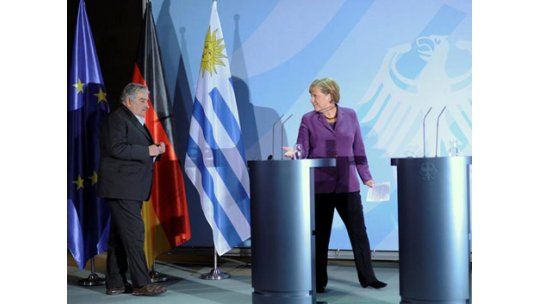 Mujica aseguró que es totalmente falso lo que dijo Grondona