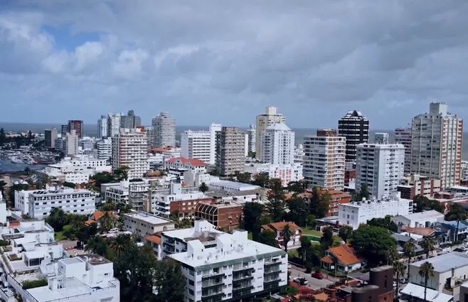 edificio-punta-del-este-aerea.jpg