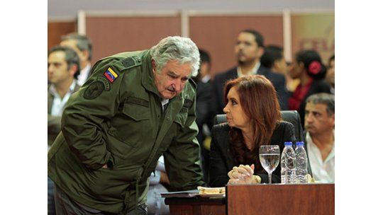 Oposición acusa a Mujica de ofender a las Fuerzas Armadas