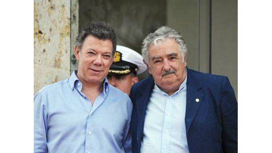 Mujica ofreció Uruguay como lugar para acordar la paz en Colombia