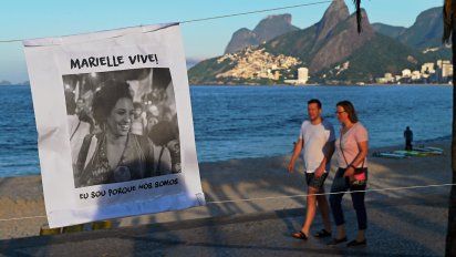 un mes despues de su asesinato, rio homenajea a franco