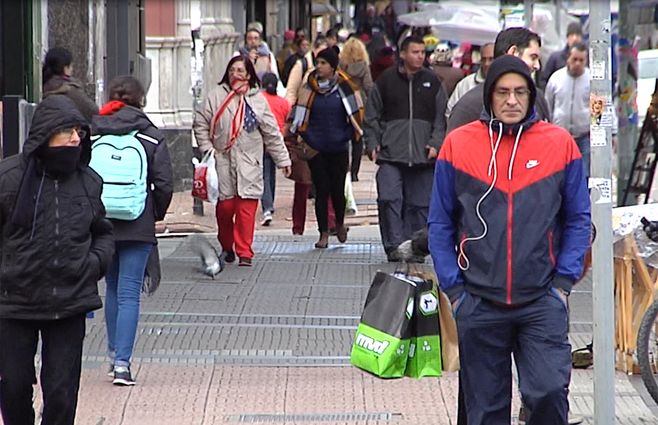 gente-camina-por-la-calle.jpg