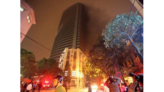 Incendio en las Torres Gemelas de la capital vietnamita