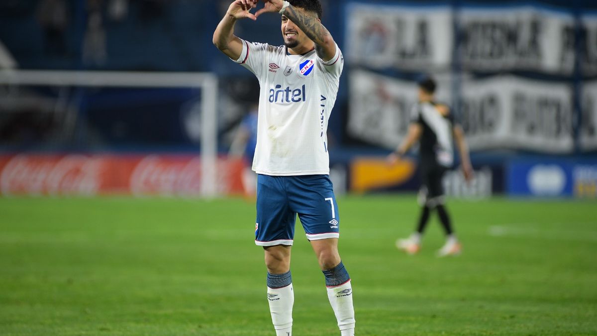 Hoy juega el Decano del Fútbol Uruguayo! 🇳🇱 En el Gran Parque Central  recibimos a Danubio. #VamosBolsoVamos