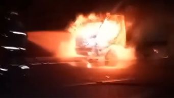 camion termino incendiado tras discusion entre chofer y trabajadores que iban al puerto