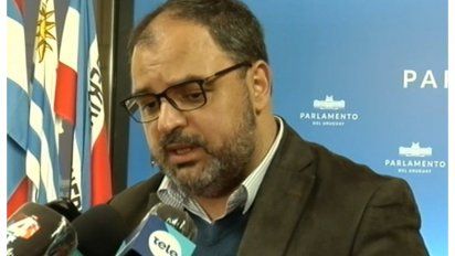senador del fa pide renuncia del ministro de turismo por llamadas al jerarca policial procesado