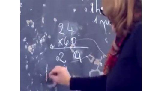 Profesora de matemática que no sabe multiplicar fue escrachada
