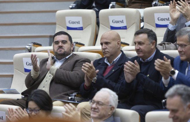 Foto: Presidencia. A la izquierda, Nicolás Olivera, intendente de Paysandú.