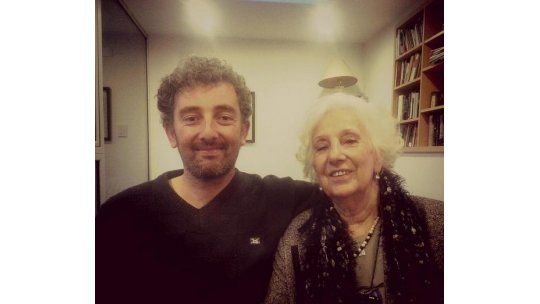 Estela Carlotto y su nieto recuperado se mostraron en público