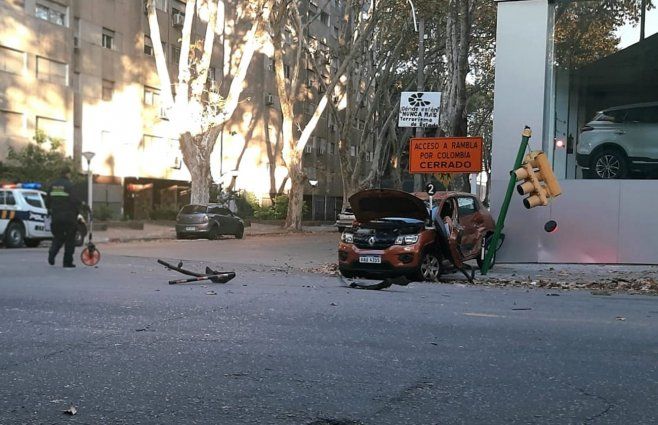 Foto: Subrayado. El accidente ocurrió sobre la hora 6:15 de este martes.