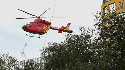 un adolescente detenido tras lanzar a un nino desde piso 10 del tate modern de londres