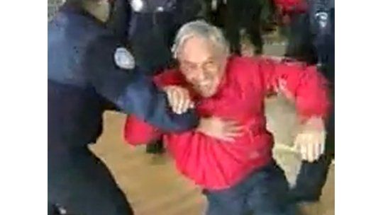 Mujica y el presidente chileno jugaron un picado en la Antártida
