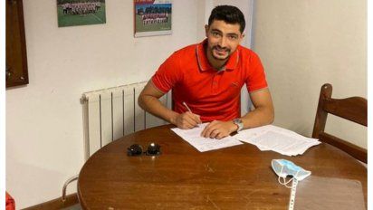 El trinitario Castro estampó la firma y ya está entrenando en el complejo de Colón de los darseneros