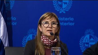 un trozo de colchon quemado: los detalles de lo que ocurrio en la celda donde murieron cuatro reclusos, segun la directora del inr