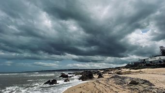 inumet actualizo la doble alerta por tormentas fuertes y lluvias intensas