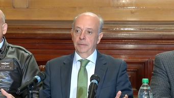 tripulacion del avion al que uruguay nego ingreso habia pedido permanecer 24 horas en el pais