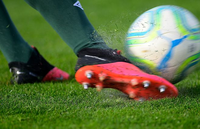 PELOTA-DE-FÚTBO-FOCO-UY.jpg