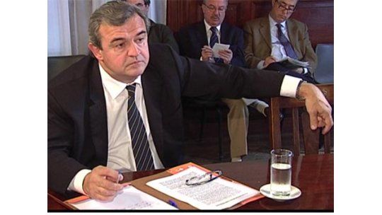 Larrañaga presentó renuncia indeclinable al Directorio blanco