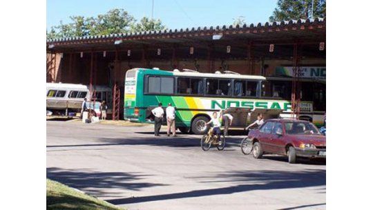 Lluvia de balas en terminal de Durazno: trató de matar a esposa