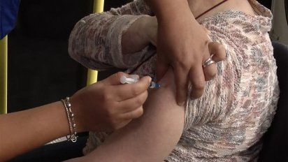 este lunes comenzo vacunacion contra la gripe para mayores de 75 anos agendados