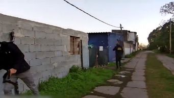 ministerio del interior difundio imagenes del momento en el que detuvo a imputados por crimen del policia