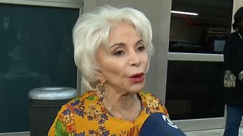 isabel allende: este pais me tira mucho; hay muchos recuerdos de este pais que quiero mucho