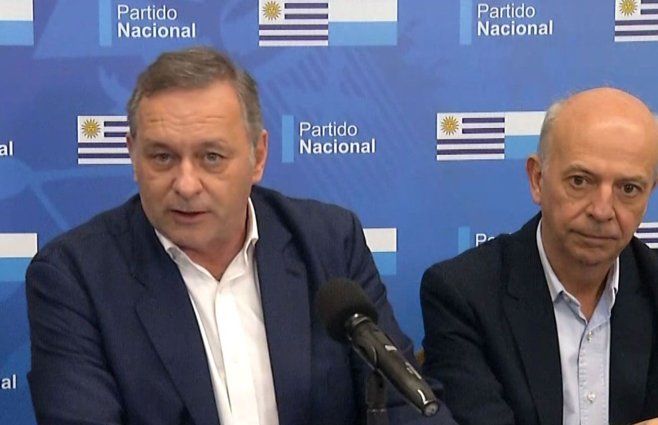 Álvaro Delgado con Javier García en el Directorio del Partido Nacional.