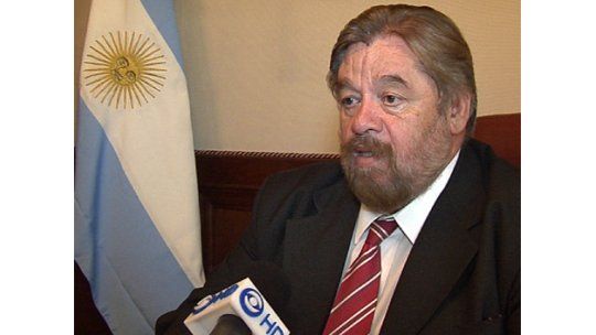 Opinión de Sarkozy no es la de Argentina, dice embajador Dovena