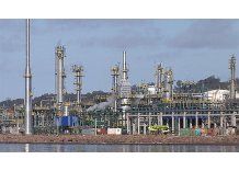 Hubo acuerdo y vuelve a funcionar la refinería de La Teja