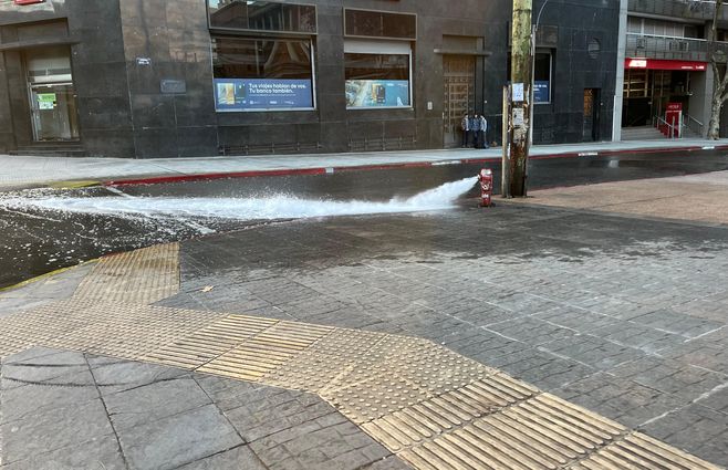 Foto: Subrayado. Périda de agua captada en la mañana de este viernes.
